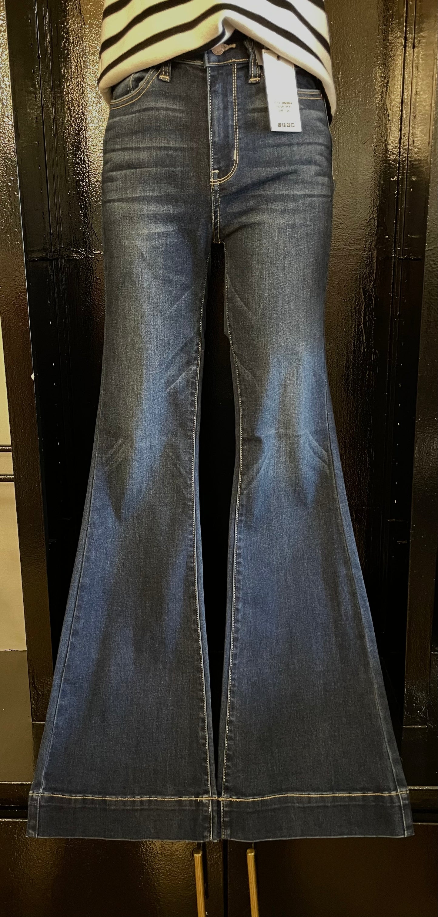 JUDY BLUE HI-RISE 2" HEM FLARES